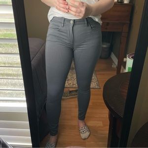 Skinny Jegging Pant